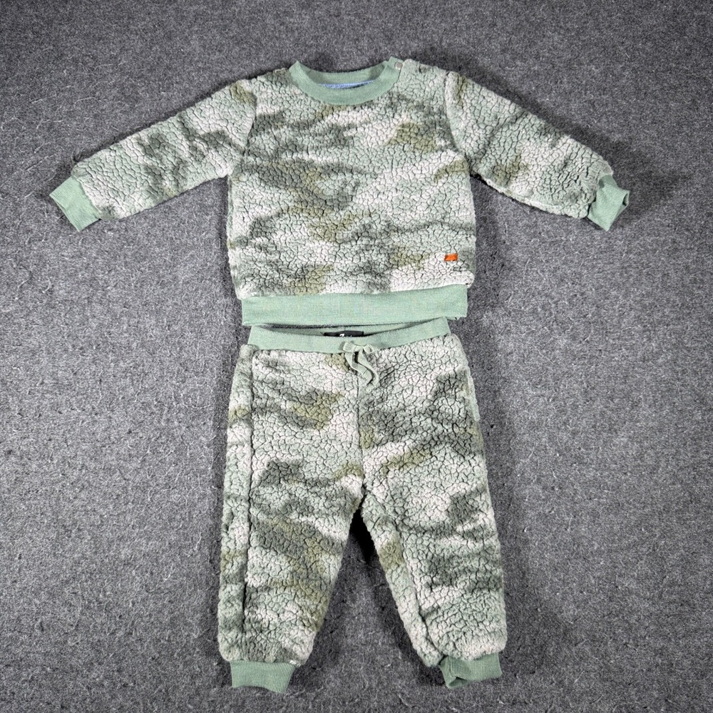 7 For All Mankind Kids Green Camo Sherpa Fleece Sweatshirt and Jogger Set 12M